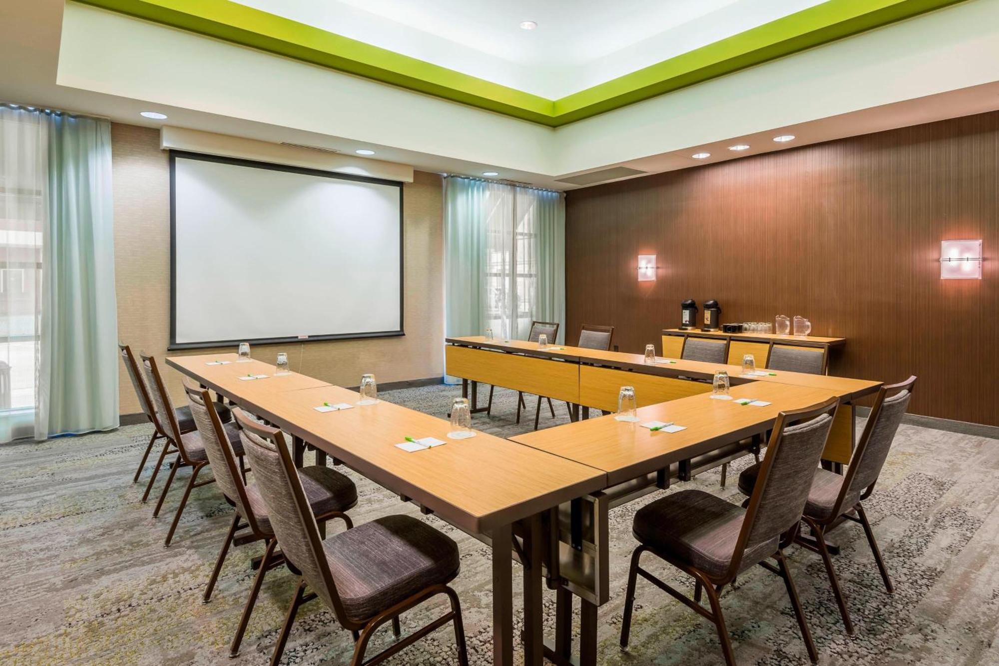 Courtyard By Marriott Chattanooga Downtown Екстериор снимка