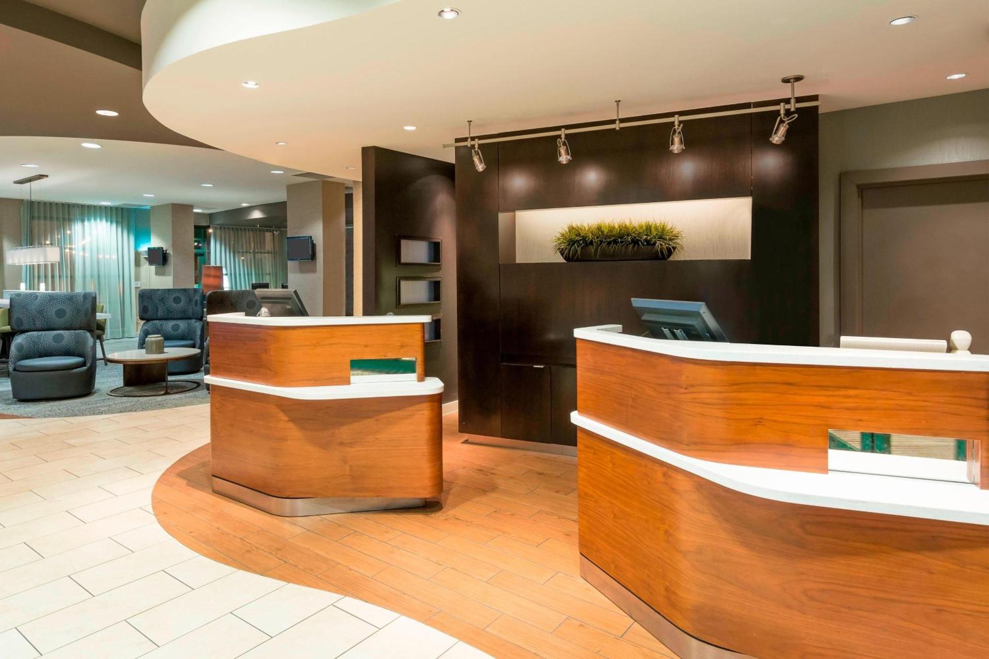 Courtyard By Marriott Chattanooga Downtown Екстериор снимка