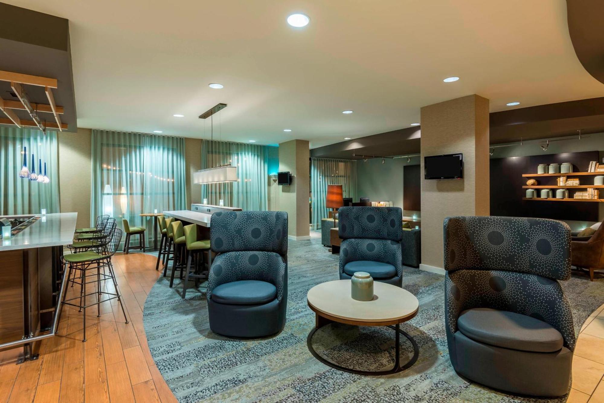 Courtyard By Marriott Chattanooga Downtown Екстериор снимка