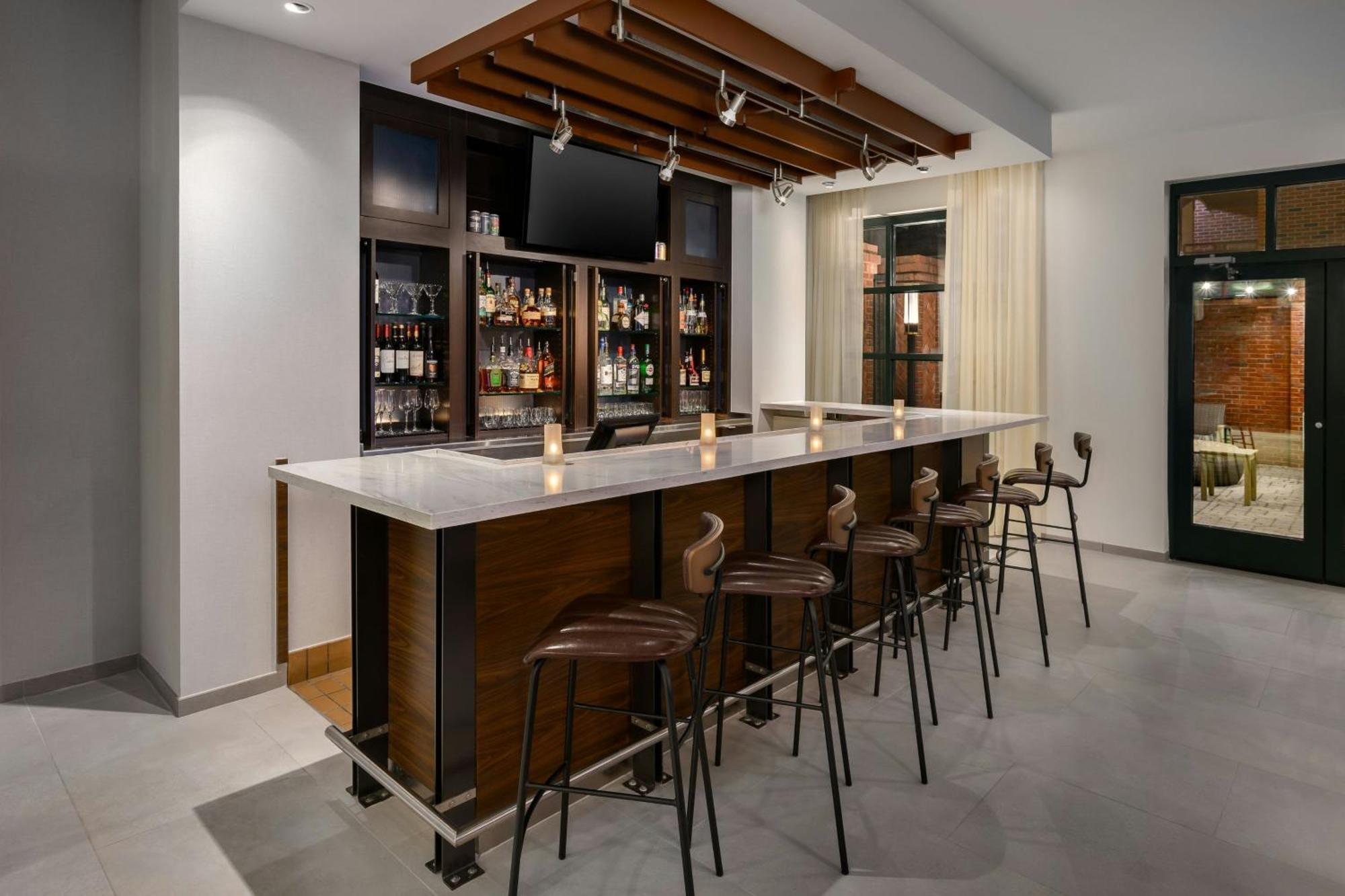Courtyard By Marriott Chattanooga Downtown Екстериор снимка