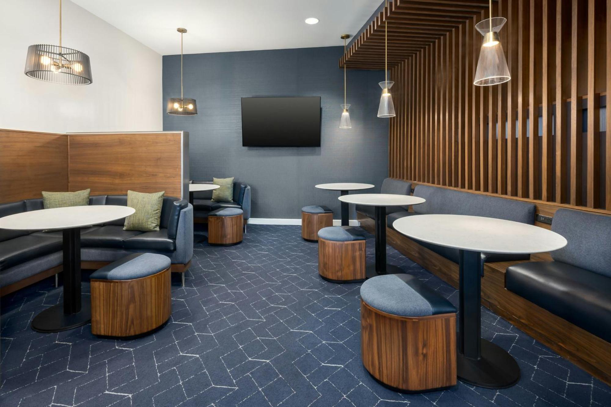 Courtyard By Marriott Chattanooga Downtown Екстериор снимка