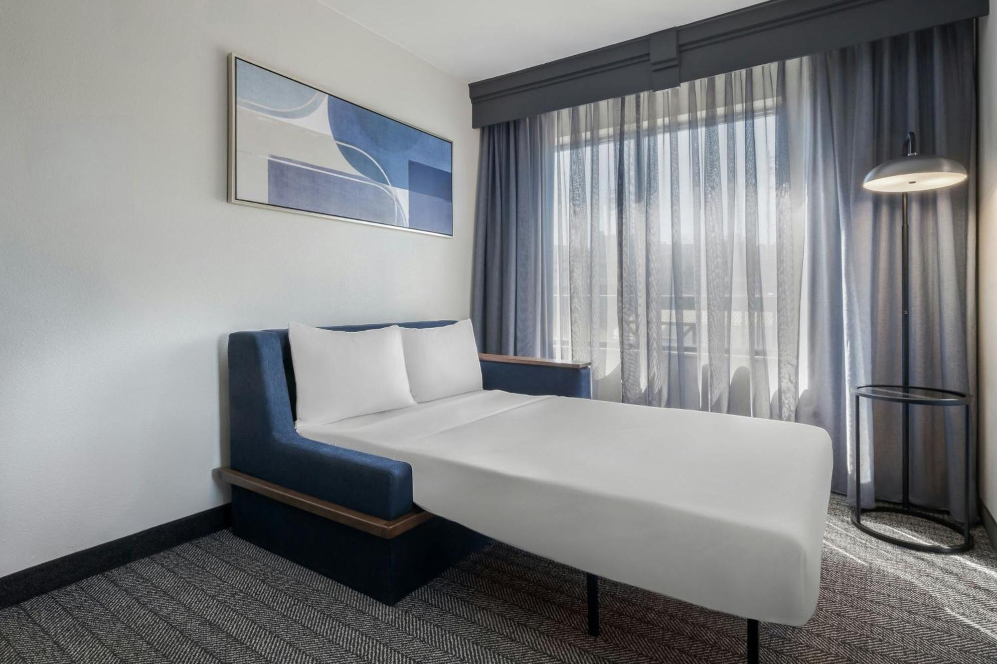 Courtyard By Marriott Chattanooga Downtown Екстериор снимка