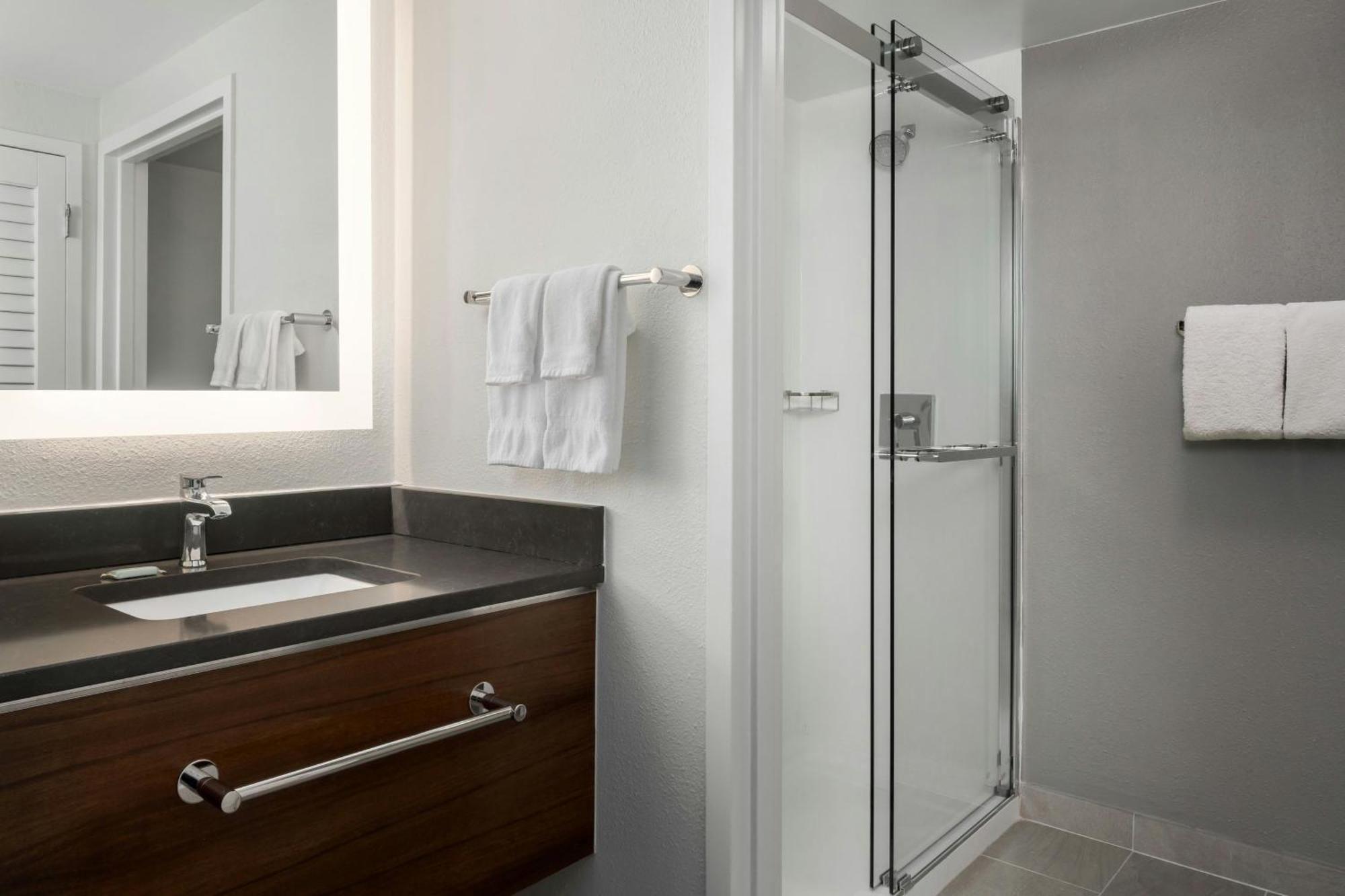 Courtyard By Marriott Chattanooga Downtown Екстериор снимка