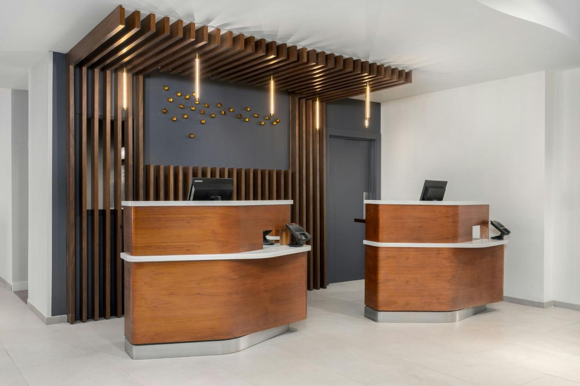 Courtyard By Marriott Chattanooga Downtown Екстериор снимка