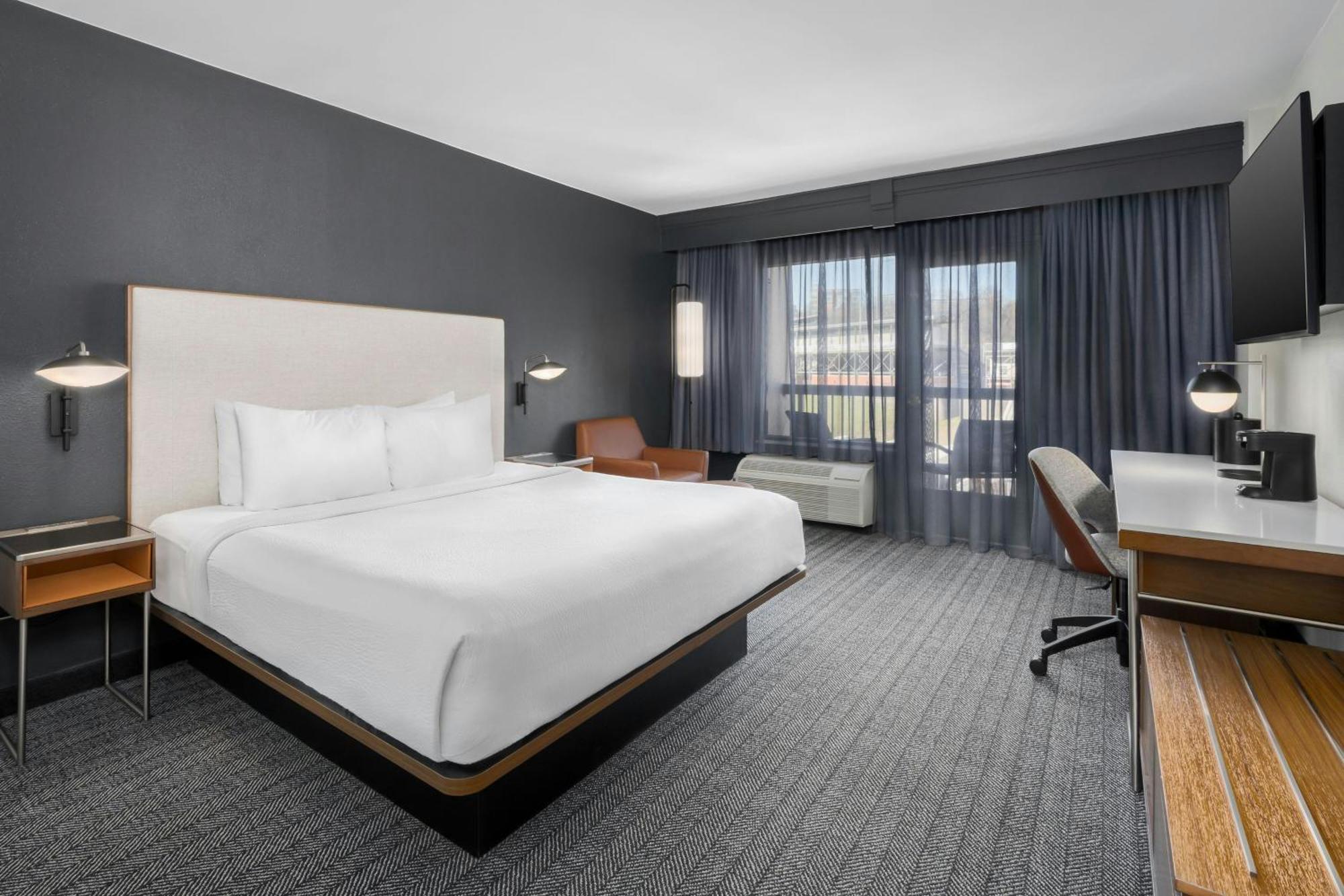 Courtyard By Marriott Chattanooga Downtown Екстериор снимка