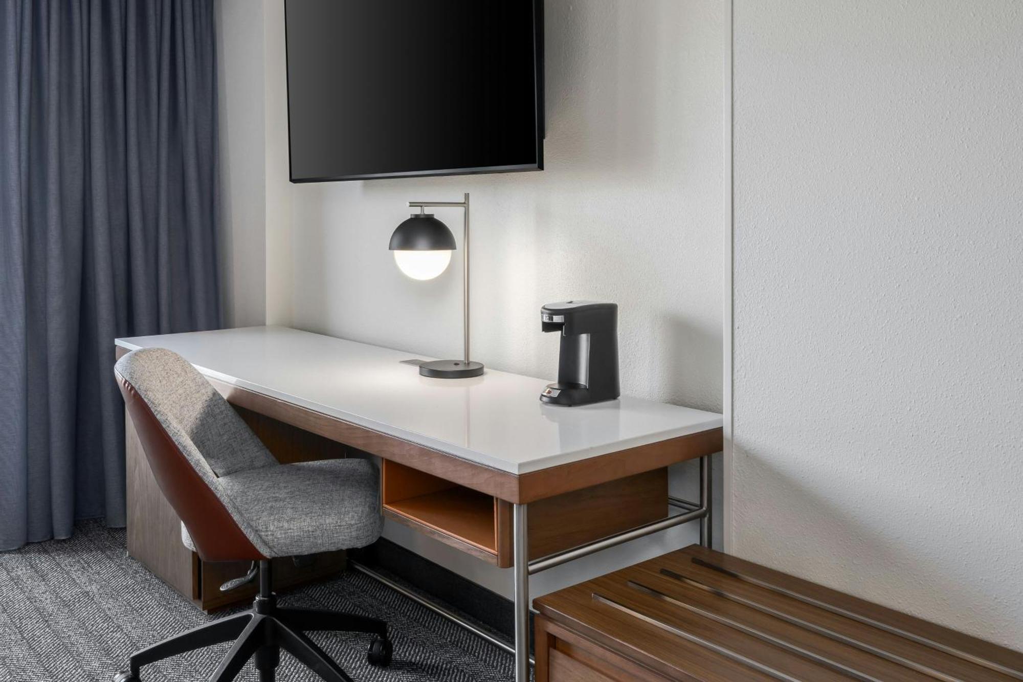 Courtyard By Marriott Chattanooga Downtown Екстериор снимка
